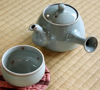急須、桜紋煎茶碗