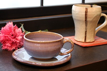 紅茶碗とマグカップ
